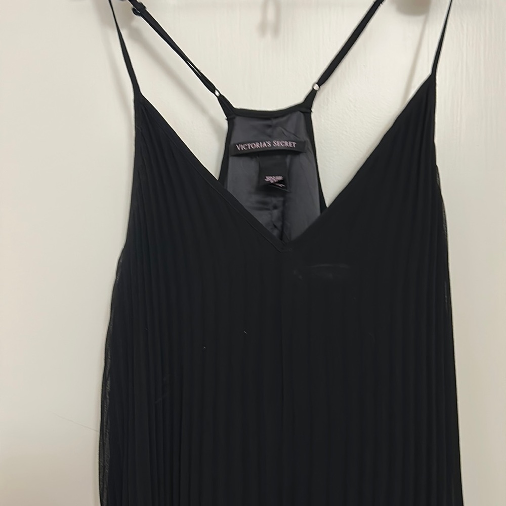 Hard to photograph column gown